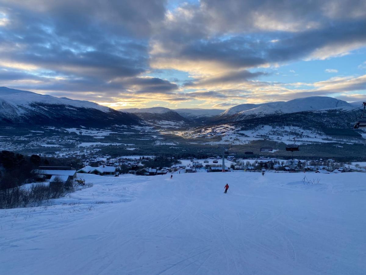 Vangslia, Oppdal. Lekker Leilighet Med Ski Inn/Ski Ut エクステリア 写真